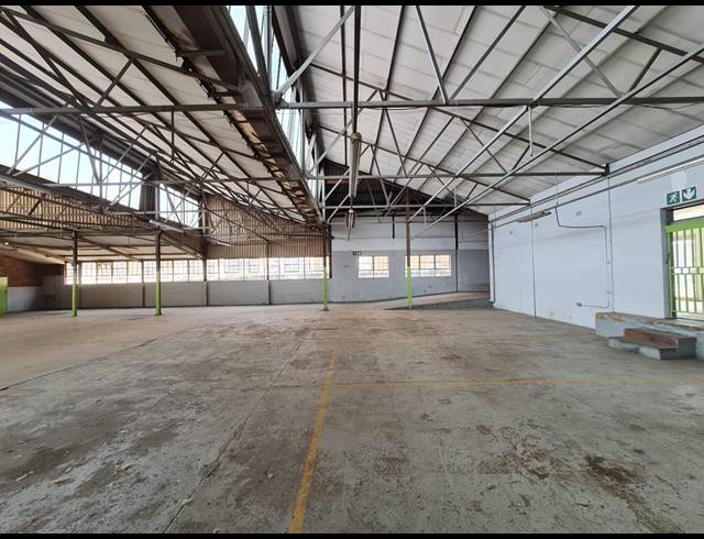 1,319M² WAREHOUSE TO LET IN BENROSE